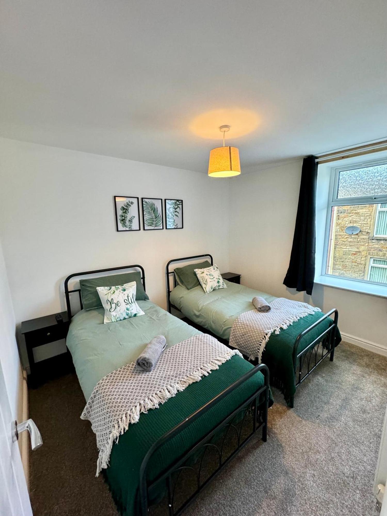 Holiday home Spacious Near Park And Playing Fields