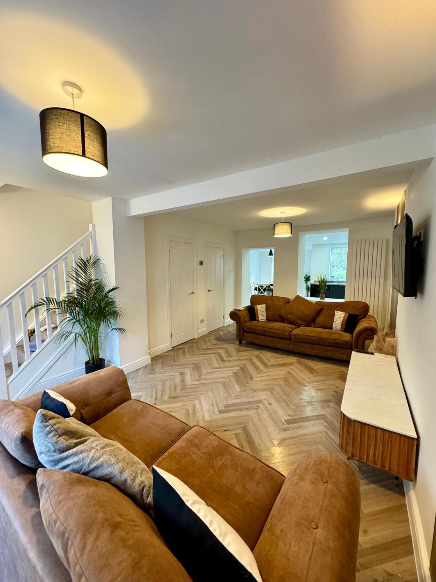 Spacious Near Park And Playing Fields Holiday home