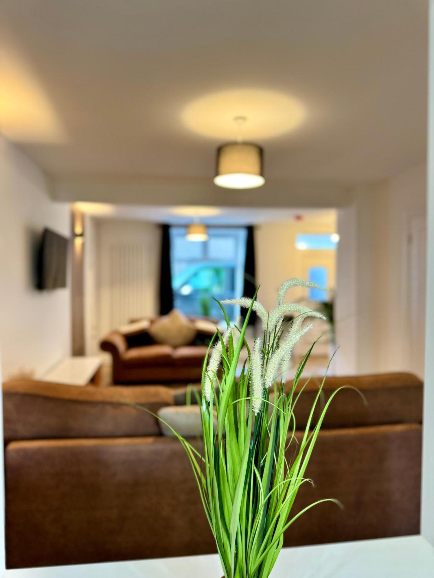 Holiday home Spacious Near Park And Playing Fields *